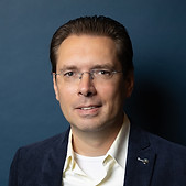 Lars-min.jpg
